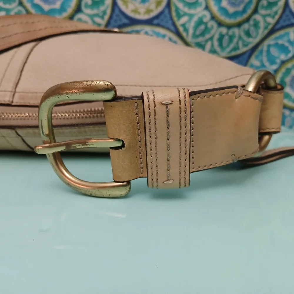 Coach Cream Leather Hobo Bag with Crescent Shape - Picture 8 of 14